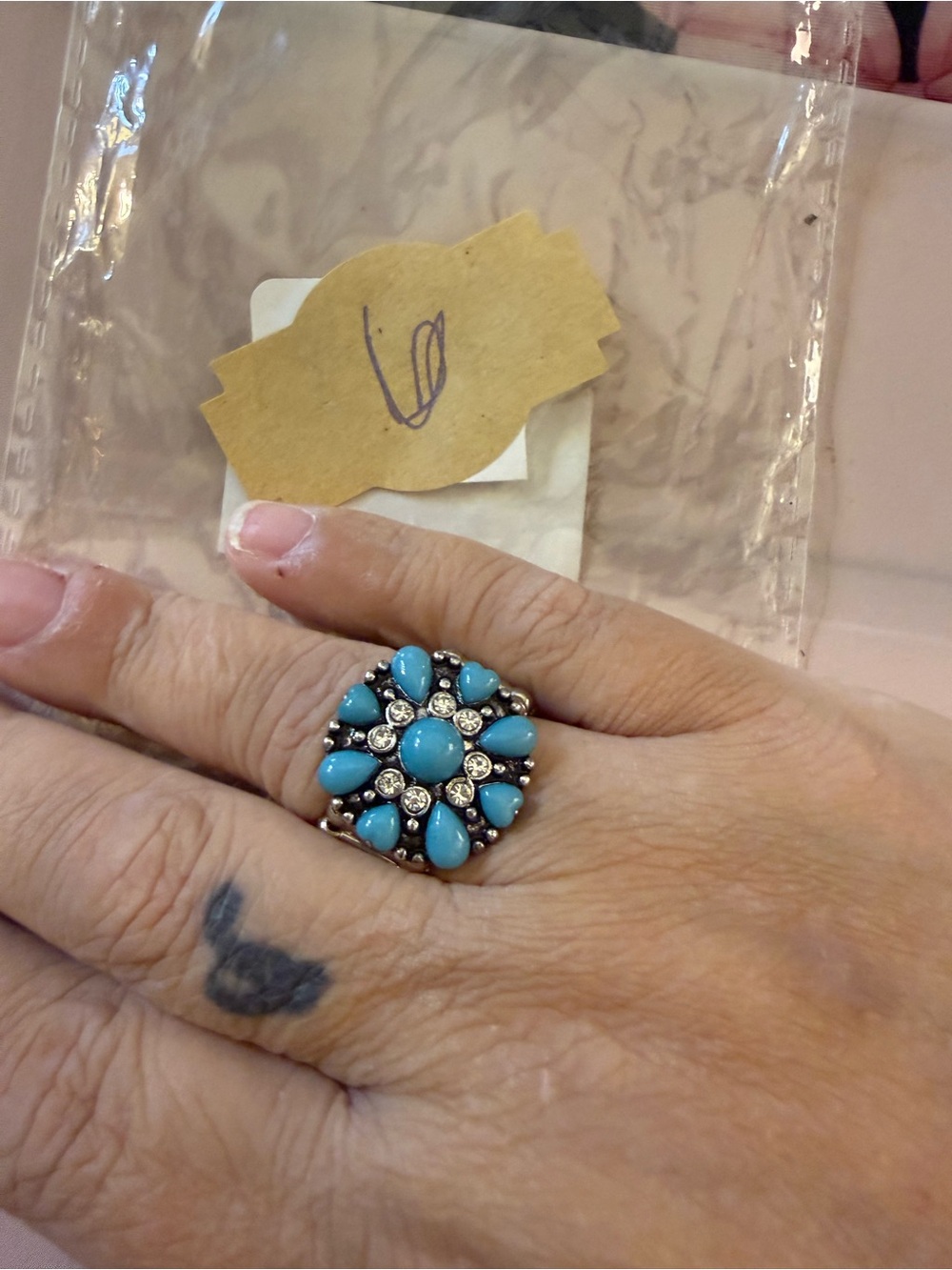 Vintage-Inspired Turquoise Blue Floral Cluster Ring with stretchy band